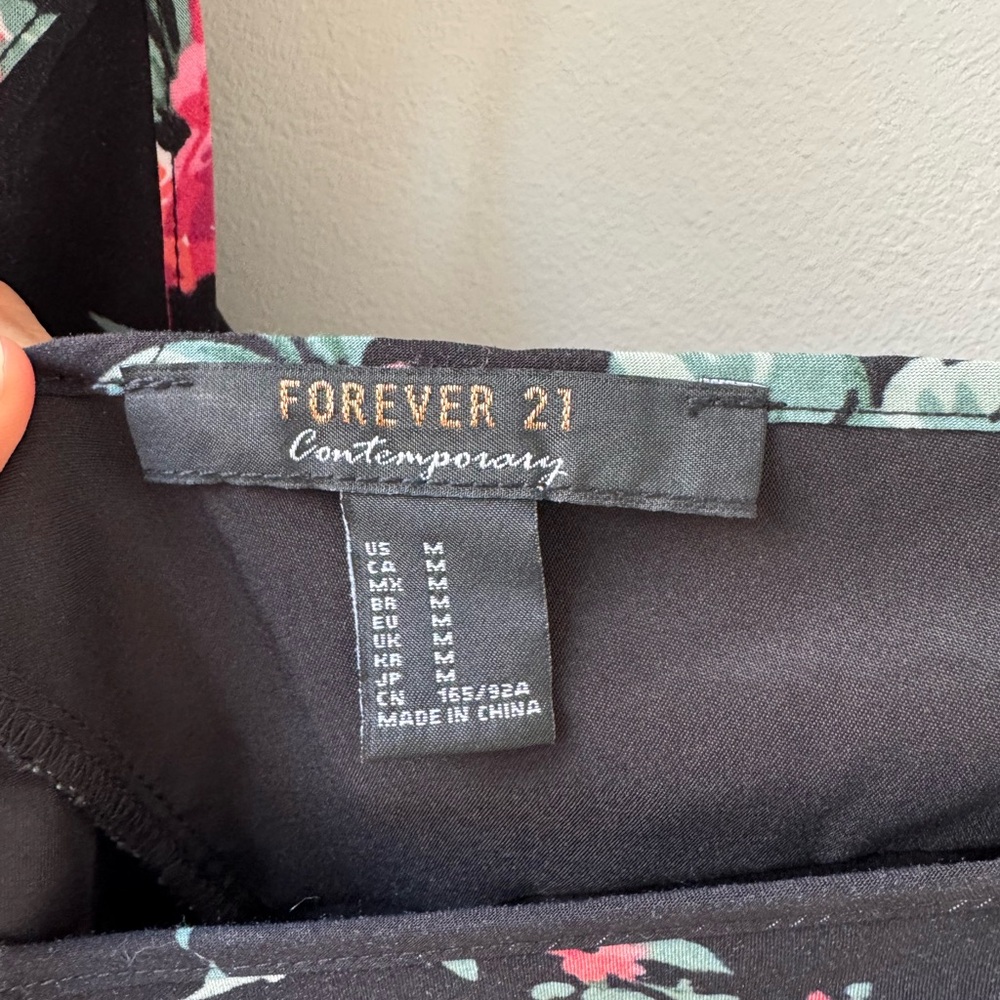 Forever 21 Black Floral Women's dress - Picture 2 of 3